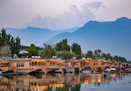 Sirnagar/Kashmir Taxi