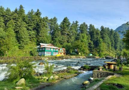 4 Days Delhi to Srinagar Garden & Dal Lake Tour